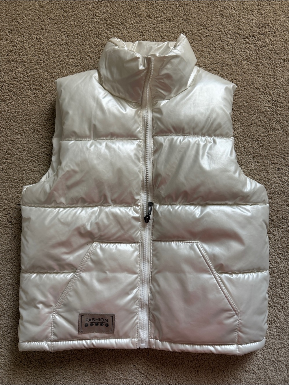Kids Reversible Puffer Vest - Cream & Pearl White Size M - Picture 2 of 7